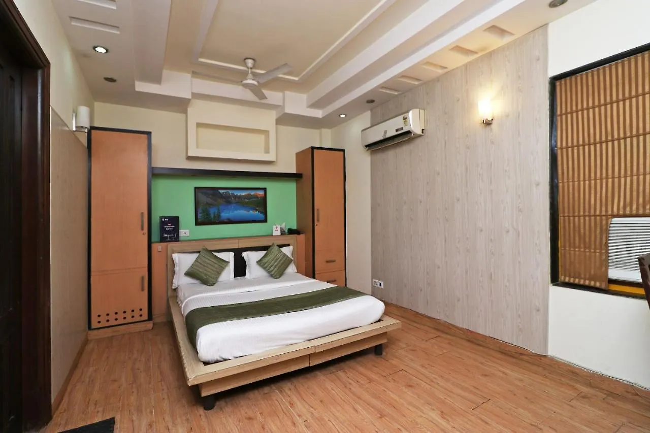 Oyo Flagship 8261 Rao Residency Hotel Gurgaon 3*,  India